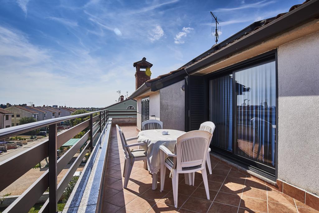 Ferienwohnung Lovely Roses Umag Exterior foto