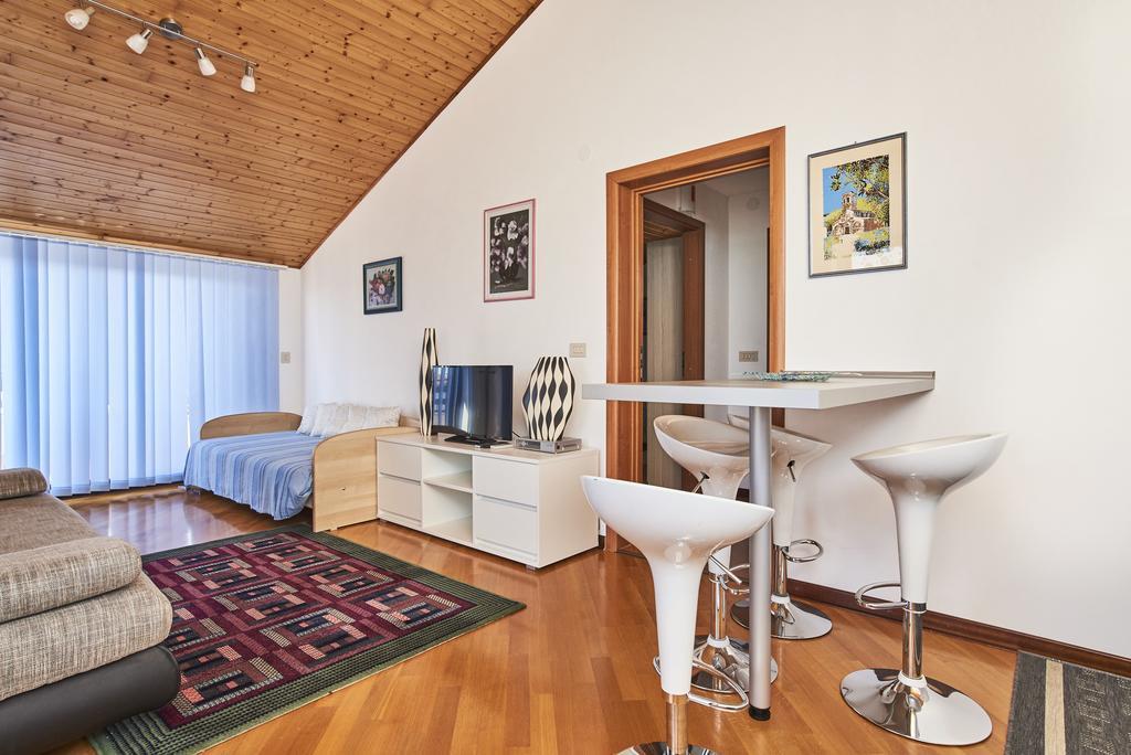 Ferienwohnung Lovely Roses Umag Exterior foto