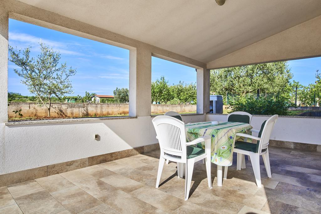 Ferienwohnung Lovely Roses Umag Exterior foto